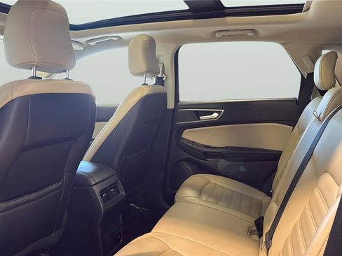 Used 2020 Ford Edge SEL w/ Convenience Package image 17