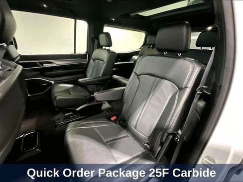 Used 2024 Jeep Wagoneer Series II AWD/4WD image 30