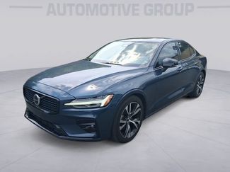 Used 2024 Volvo S60 B5 Core AWD/4WD video 1