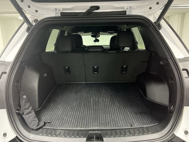 Certified 2026 GMC Terrain AT4 w/ Technology Package II AWD/4WD image 26