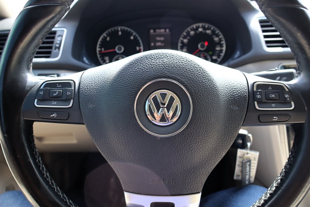 Used 2015 Volkswagen Passat TDI SE FWD image 29