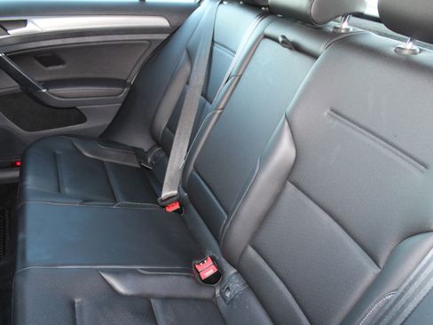 Used 2016 Volkswagen Golf SE w/ Lighting Package image 13