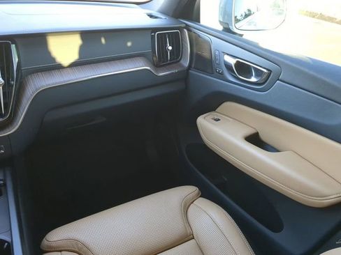 Used 2021 Volvo XC60 T5 Inscription w/ Advanced Package image 16