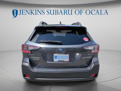 Used 2025 Subaru Outback Premium AWD/4WD image 4
