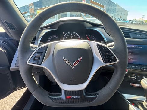 Used 2017 Chevrolet Corvette Z06 w/ Z07 Performance Package image 9