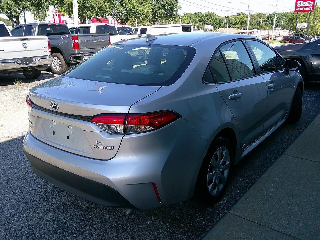 Used 2024 Toyota Corolla LE AWD/4WD image 5