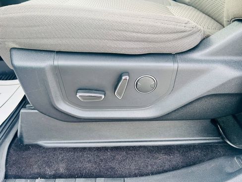 Used 2015 Ford F150 XLT w/ Equipment Group 302A Luxury image 17