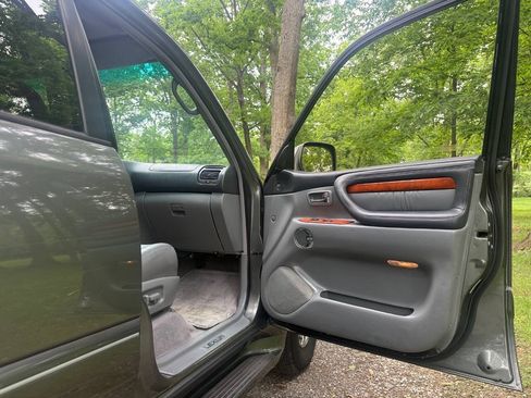 Used 2002 Lexus LX 470 4WD image 31
