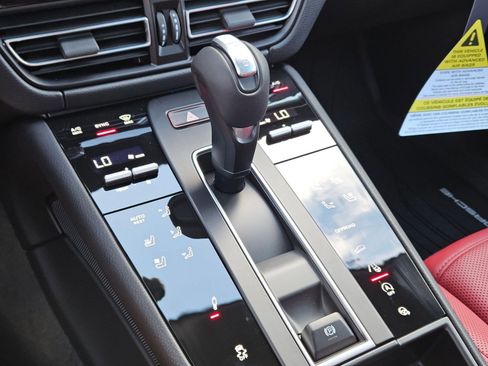 New 2026 Porsche Macan Turbo image 20