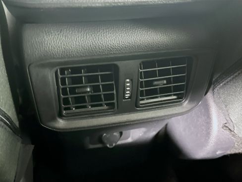 Used 2025 Toyota RAV4 LE AWD/4WD image 26