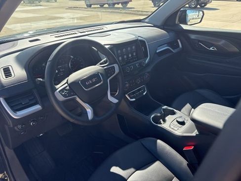 Used 2024 GMC Terrain SLT w/ Infotainment Package II image 13