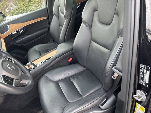 Certified 2023 Volvo XC90 B6 Core w/ Climate Package image 17