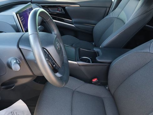 Used 2023 Toyota bZ4X XLE w/ Weather Package image 16