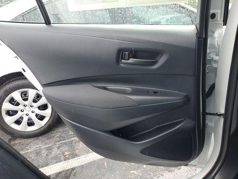 Used 2025 Toyota Corolla LE FWD image 13