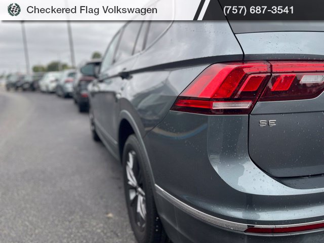 Used 2022 Volkswagen Tiguan SE w/ Panoramic Sunroof Package AWD/4WD image 8