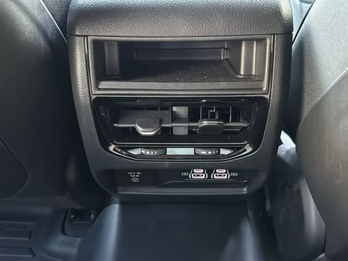 Used 2025 Jeep Grand Cherokee Altitude image 15