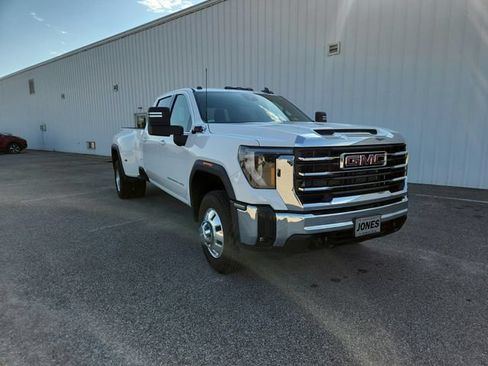 Used 2025 GMC Sierra 3500 SLE w/ SLE Value Package AWD/4WD image 20