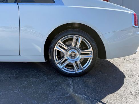 Used 2014 Rolls-Royce Wraith image 12