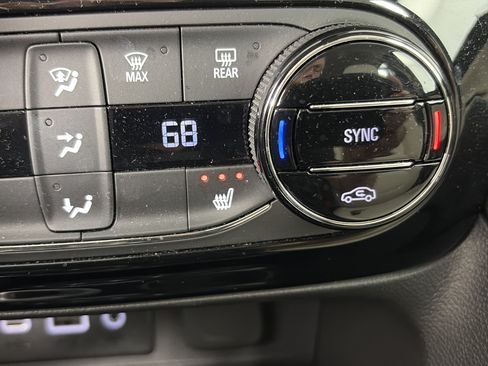 Used 2023 Buick Encore GX Select w/ Safety Package II AWD/4WD image 25