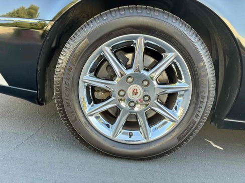 Used 2011 Cadillac DTS Luxury FWD image 12