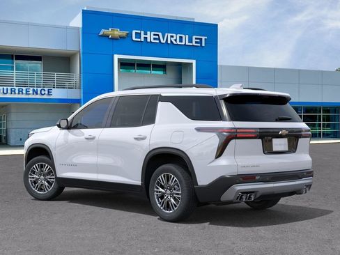 New 2026 Chevrolet Traverse LT image 3