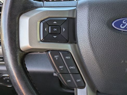 Used 2022 Ford F350 Lariat image 23