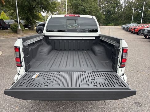 New 2025 Nissan Frontier SV w/ SV Convenience Package image 17