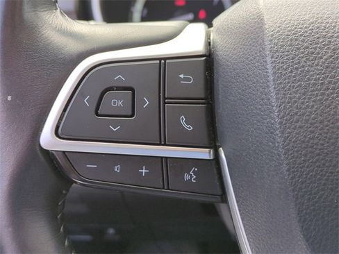 Used 2022 Toyota Highlander XLE image 28