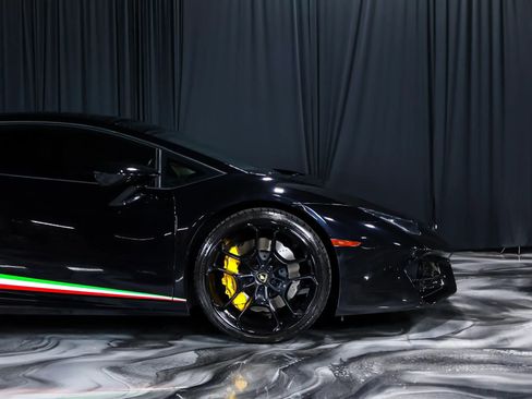 Used 2018 Lamborghini Huracan LP 580-2 RWD image 4