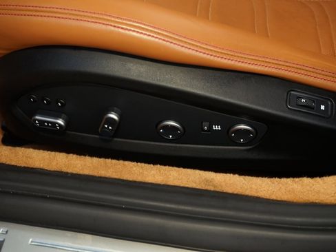 Used 2016 Ferrari California T image 23