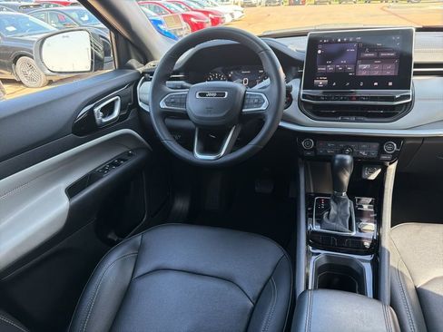Used 2025 Jeep Compass Limited AWD/4WD image 22