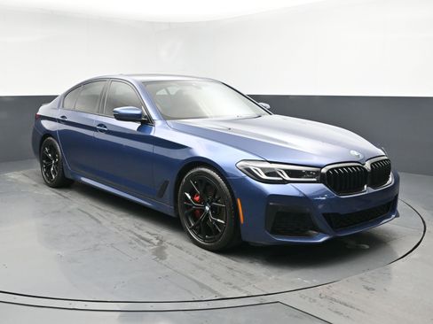 Used 2022 BMW 530i xDrive w/ M Sport Package image 2
