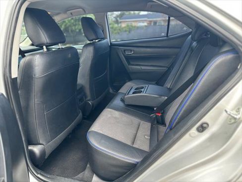 Used 2018 Toyota Corolla SE FWD image 12