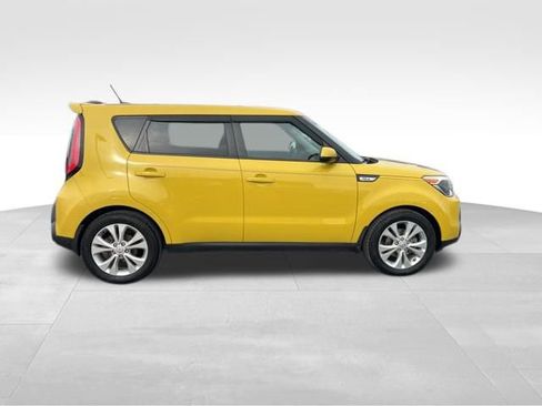 Used 2015 Kia Soul + image 8