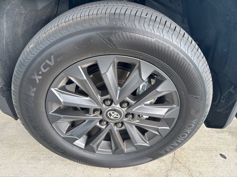 Used 2027 Toyota Land Cruiser AWD/4WD image 2
