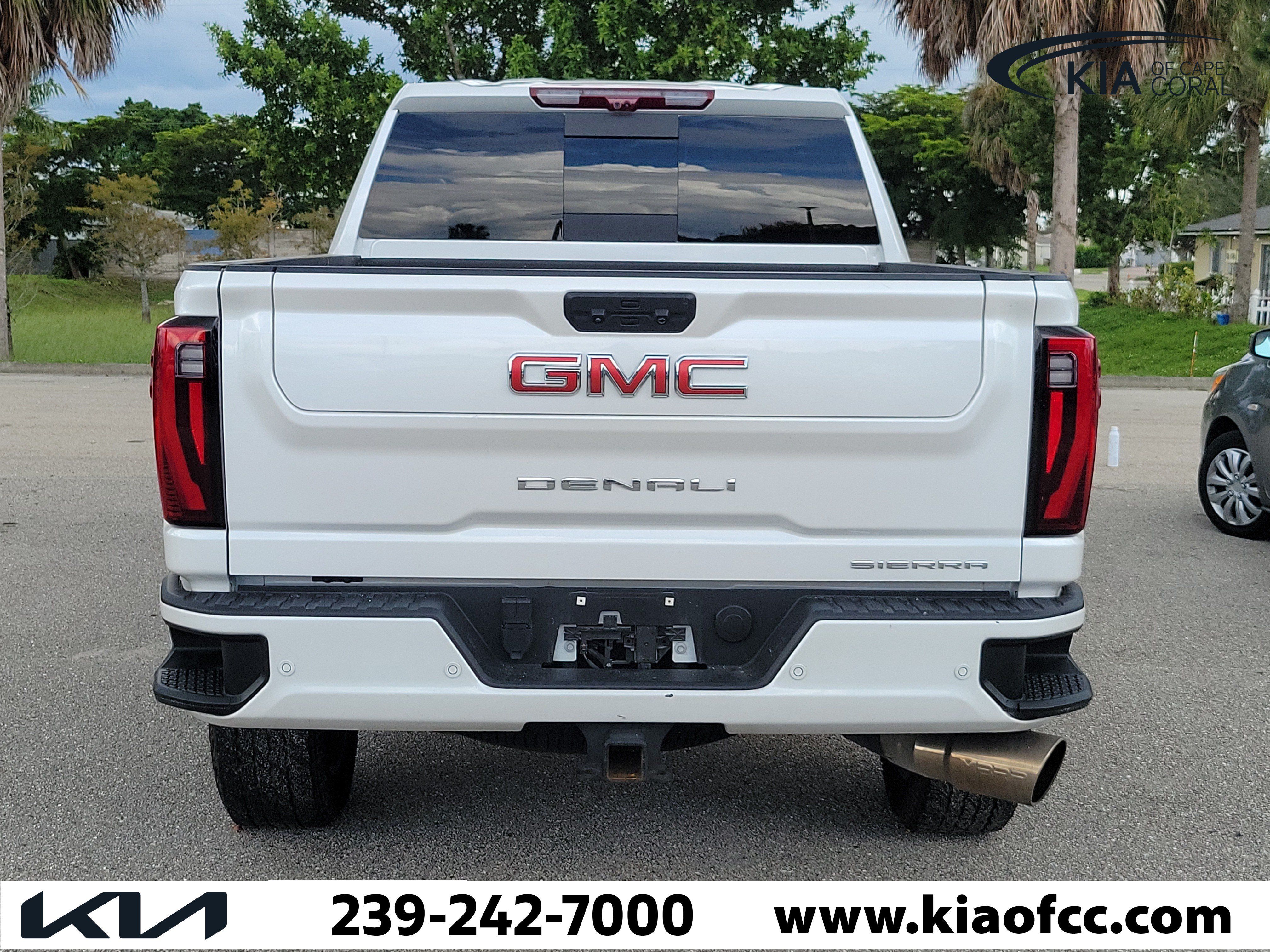 Used 2025 GMC Sierra 2500 Denali w/ Denali Reserve Package AWD/4WD image 5