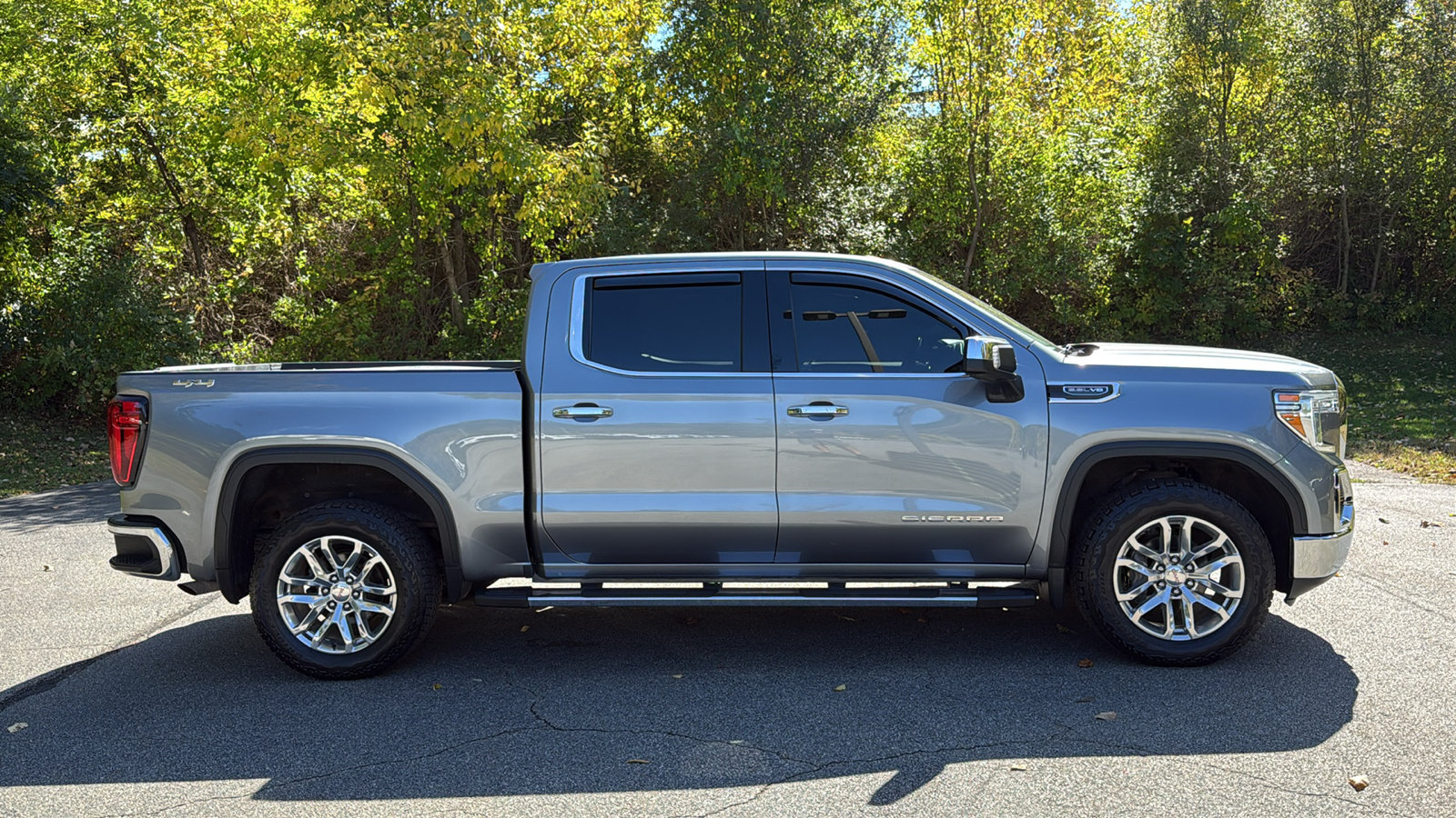 Used 2021 GMC Sierra 1500 SLT w/ SLT Premium Package AWD/4WD image 5