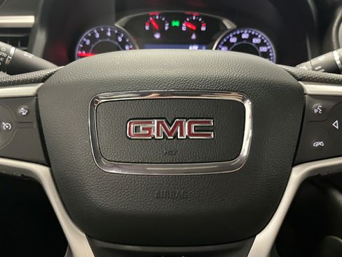 Used 2023 GMC Acadia SLE w/ Driver Convenience Package AWD/4WD image 16