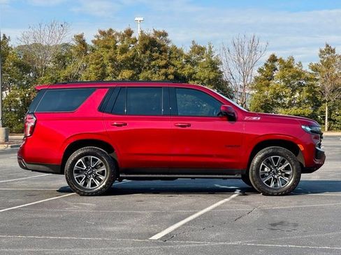 Used 2024 Chevrolet Tahoe Z71 w/ Luxury Package image 9