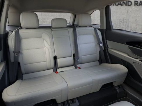 New 2026 Lincoln Nautilus Premier image 11