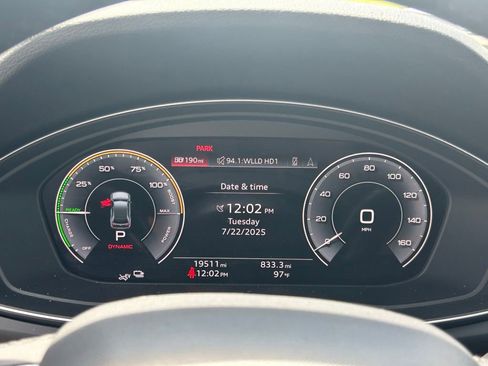 Used 2024 Audi Q5 e Premium Plus w/ Premium Plus Package image 19