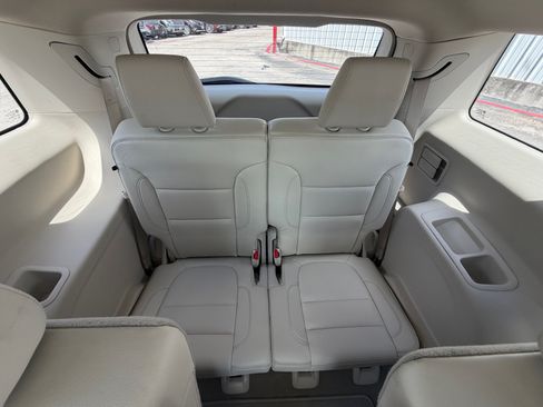 Used 2023 GMC Acadia Denali w/ Denali Ultimate Package FWD image 15