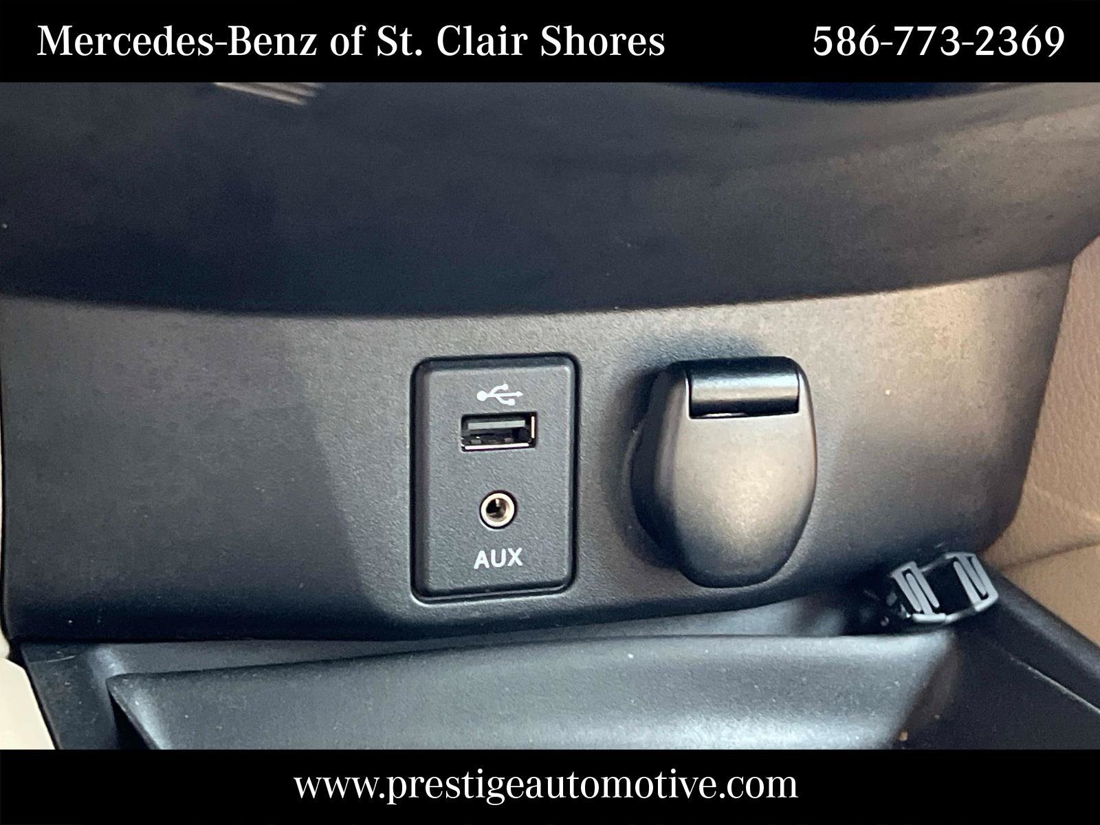 Used 2015 Nissan Rogue SV FWD image 26