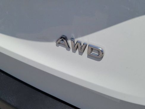Used 2023 Nissan Rogue S AWD/4WD image 5