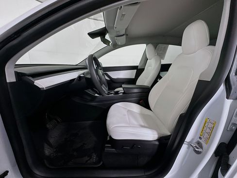 Used 2021 Tesla Model Y 2WD image 13