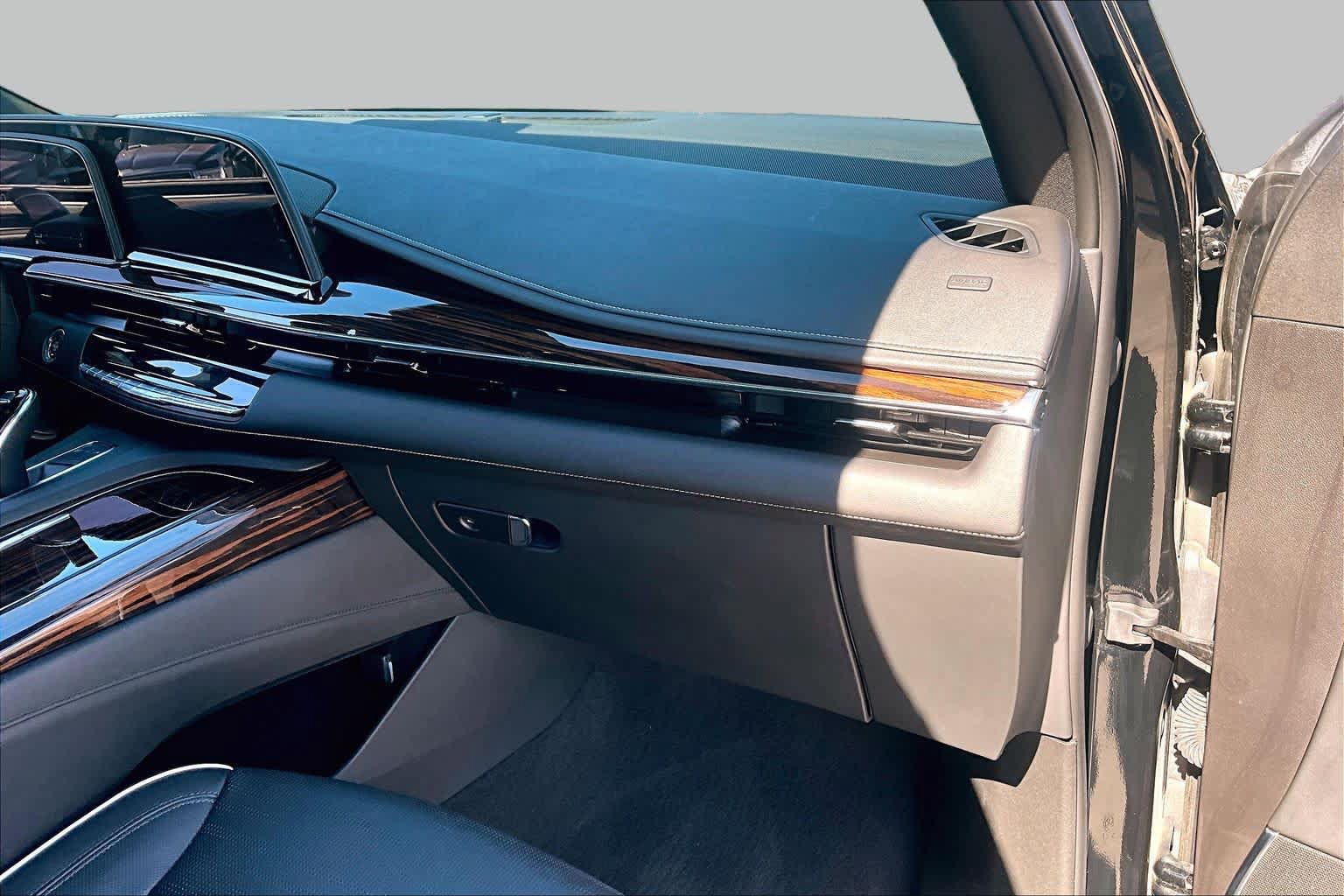 Used 2023 Cadillac Escalade ESV Premium Luxury RWD image 19