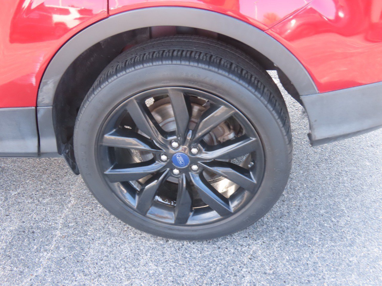 Used 2018 Ford Escape SE w/ SE Sport Appearance Package FWD image 17
