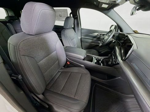 New 2026 Chevrolet Traverse LT w/ LPO, Floor Liner Package AWD/4WD image 24
