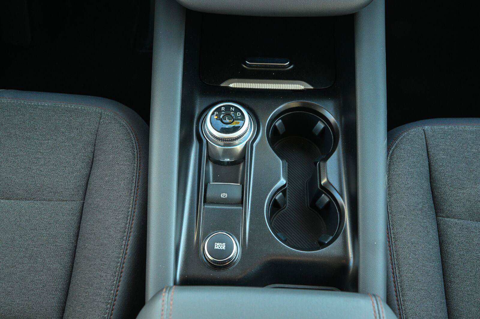 Used 2025 Ford Explorer Active AWD/4WD image 36
