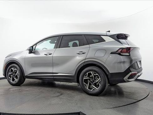 Used 2024 Kia Sportage LX FWD image 6
